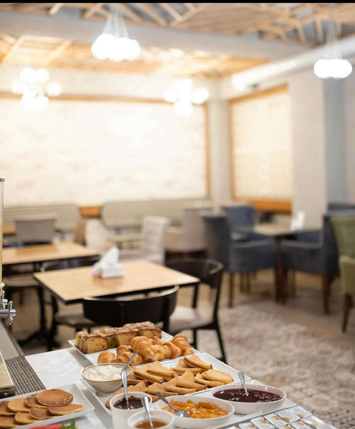 Boulevard Hotel Ереван Екстериор снимка