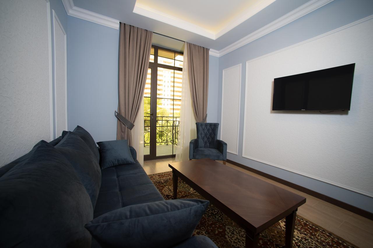 Boulevard Hotel Ереван Екстериор снимка